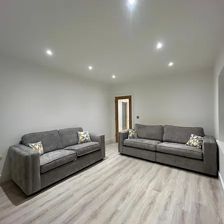 Modern House Nyaraló *
